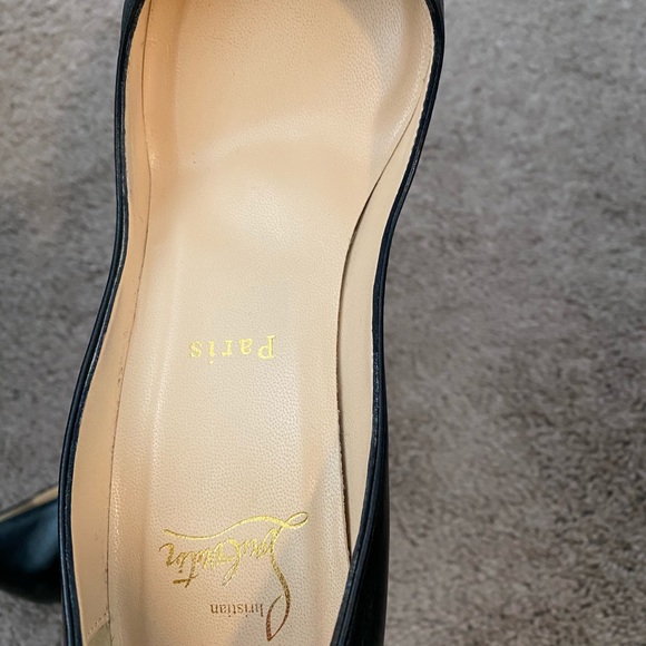 Black Christian Louboutin pumps. - Picture 8 of 8